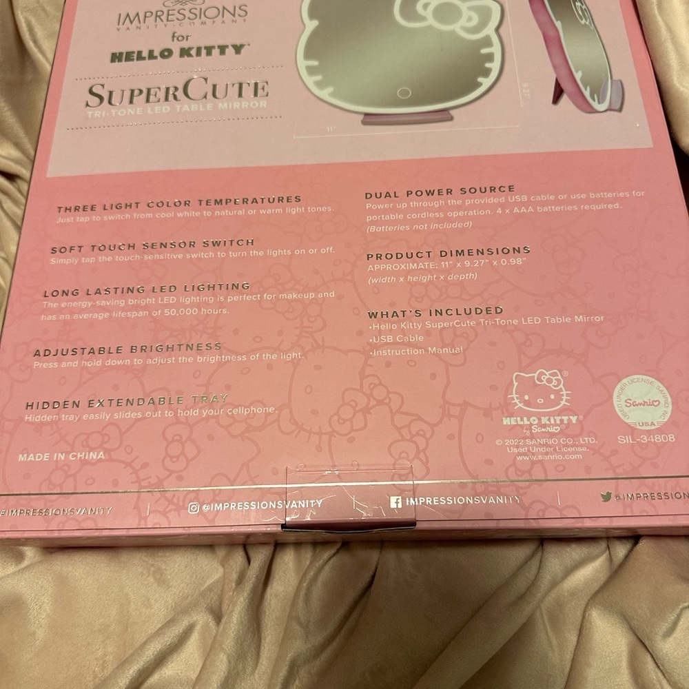 Impressions Vanity Hello Kitty Desk Mirror Soft Touch Sensor Switch Tri Tone LED - Picture 7 of 7